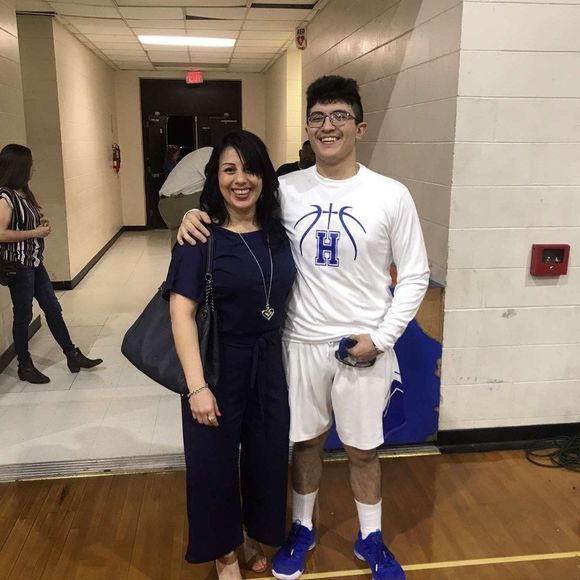 Meet your Posher, Tyler uzama - Picture 1 of 1